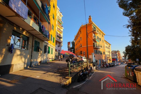 locale commerciale in affitto a Genova in zona Pegli