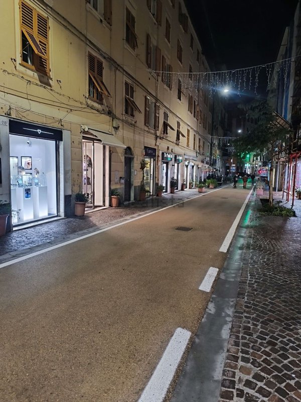 negozio in affitto a Genova in zona Nervi