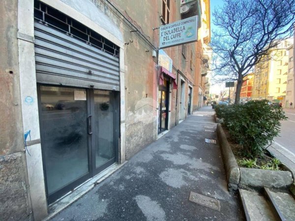 negozio in affitto a Genova in zona Sestri Ponente