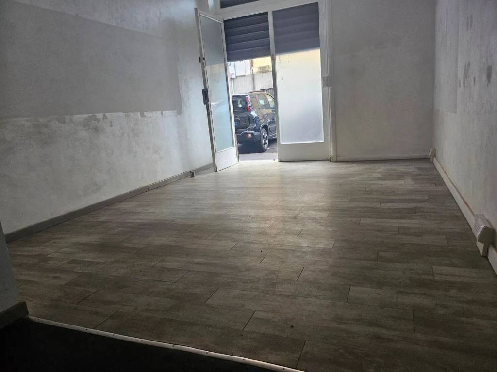 negozio in affitto a Genova in zona Marassi
