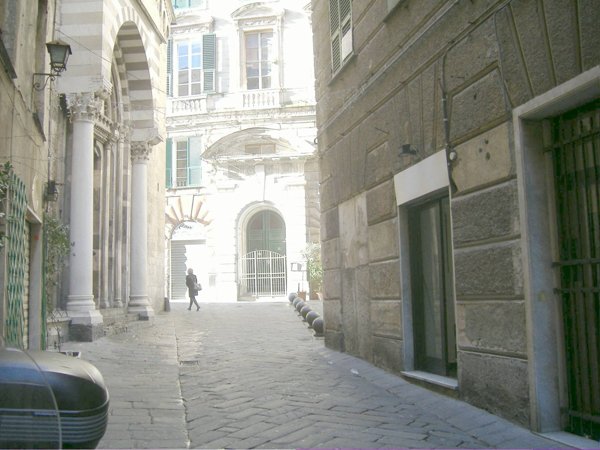locale di sgombero in affitto a Genova