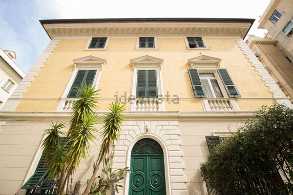 appartamento in affitto a Genova in zona Carignano