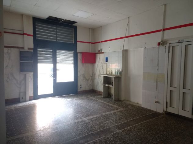 locale commerciale in affitto a Genova in zona Sestri Ponente