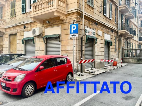 trivano in affitto a Genova in zona Sestri Ponente