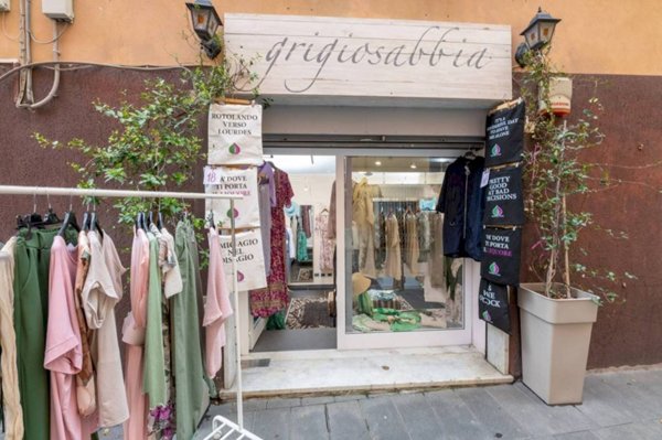 locale commerciale in affitto a Genova in zona Sestri Ponente