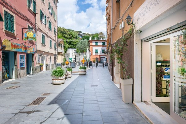 locale commerciale in affitto a Genova in zona Sestri Ponente