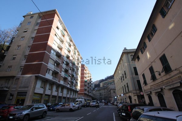 locale commerciale in affitto a Genova in zona Marassi