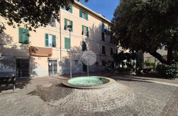 negozio in affitto a Genova in zona Palmaro / Pra'