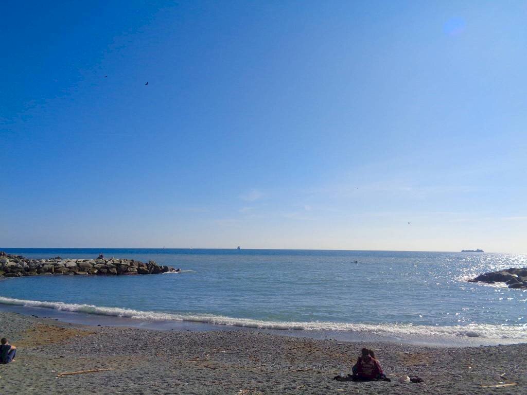 locale di sgombero in affitto a Genova in zona Sturla