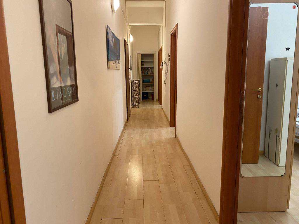 appartamento in affitto a Genova in zona Sottoripa / Maddalena / Molo