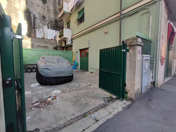 negozio in affitto a Genova in zona Oregina