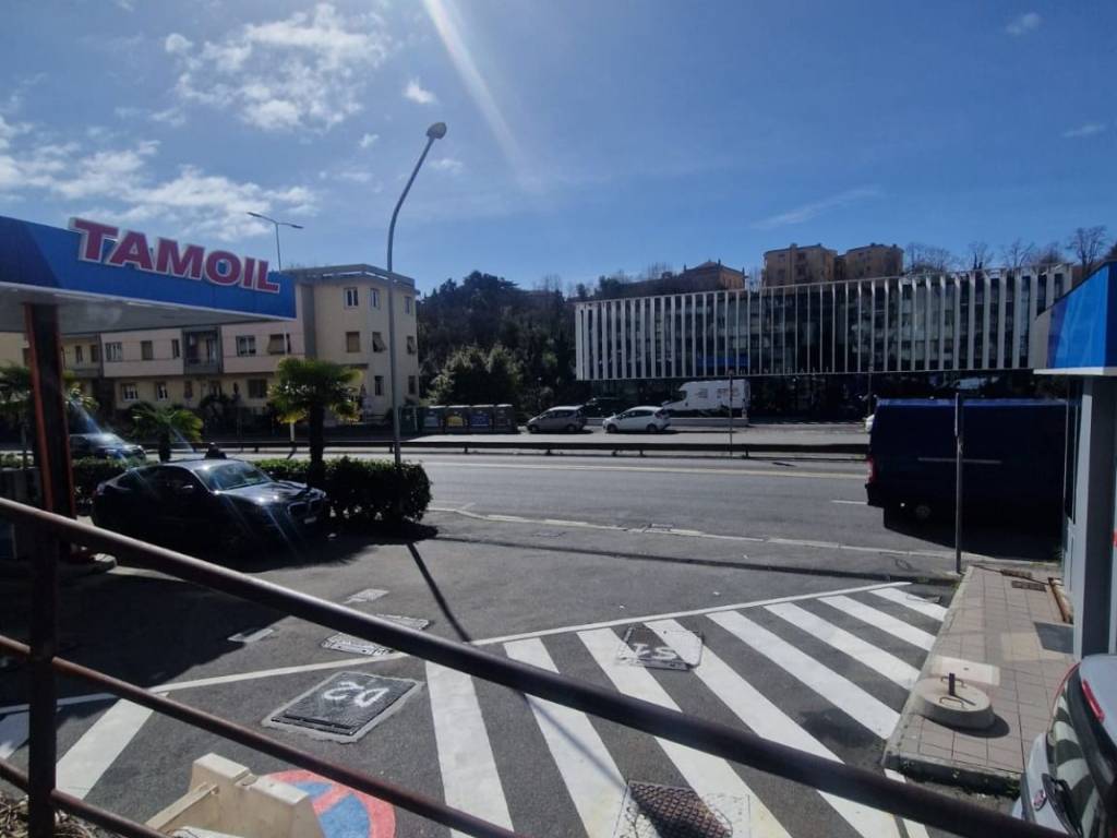 negozio in affitto a Genova in zona Nervi