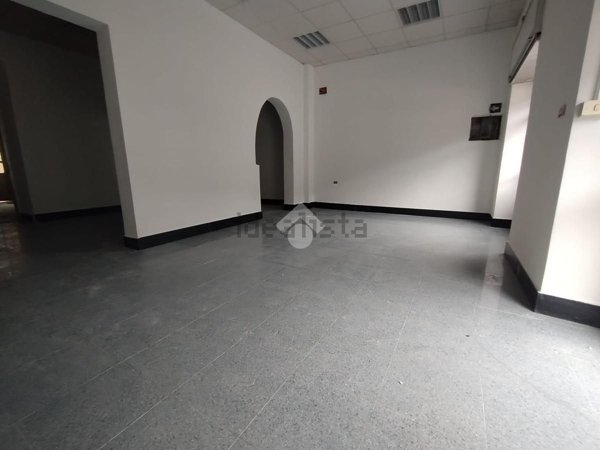 locale commerciale in affitto a Genova in zona Staglieno