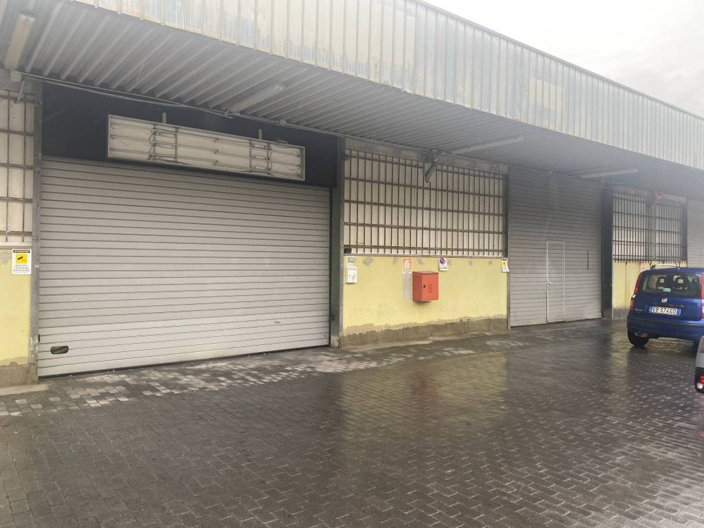 locale commerciale in affitto a Genova in zona Borzoli