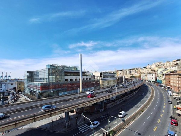 appartamento in affitto a Genova in zona Sottoripa / Maddalena / Molo
