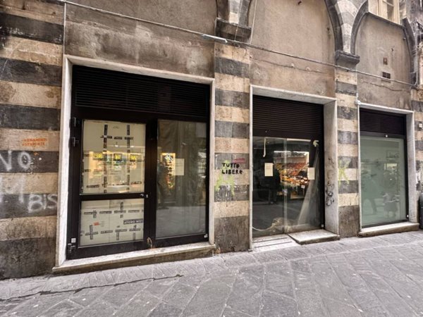 negozio in affitto a Genova in zona Sottoripa / Maddalena / Molo