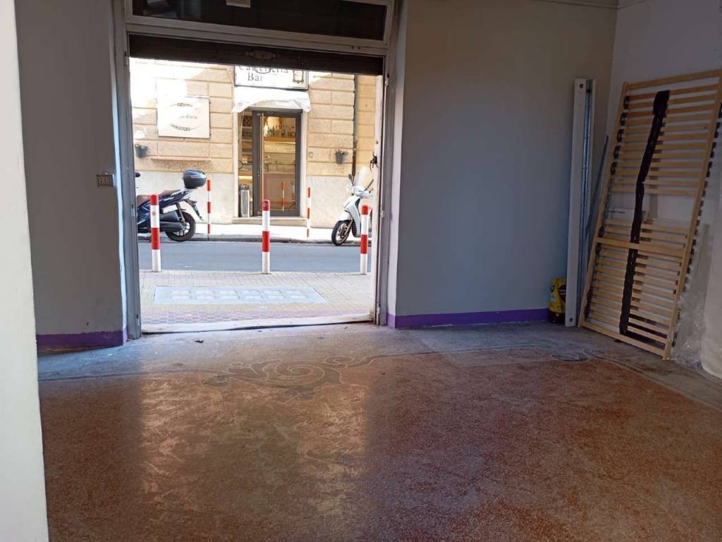 negozio in affitto a Genova in zona Nervi