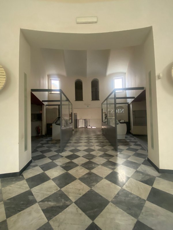 locale commerciale in affitto a Genova in zona Sestri Ponente