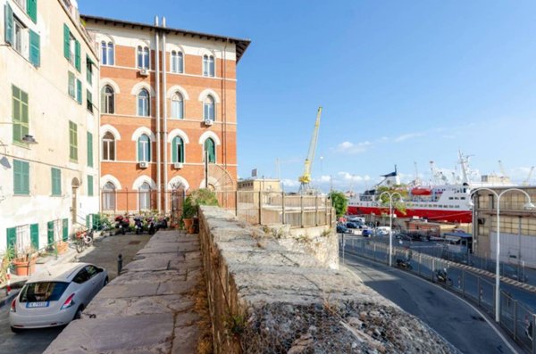 appartamento in affitto a Genova in zona Sottoripa / Maddalena / Molo