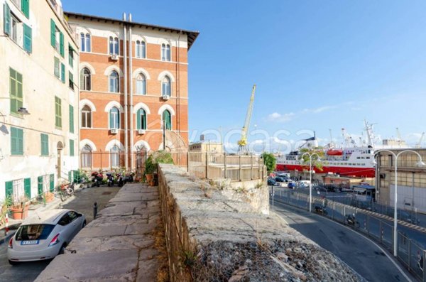 appartamento in affitto a Genova in zona Sottoripa / Maddalena / Molo