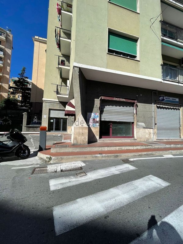 negozio in affitto a Genova in zona Sestri Ponente