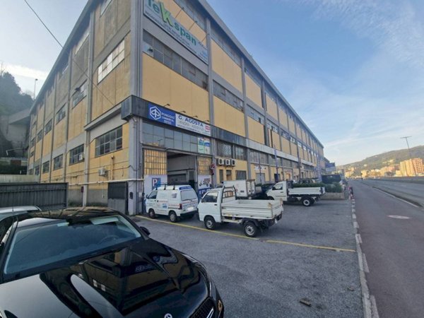 negozio in affitto a Genova