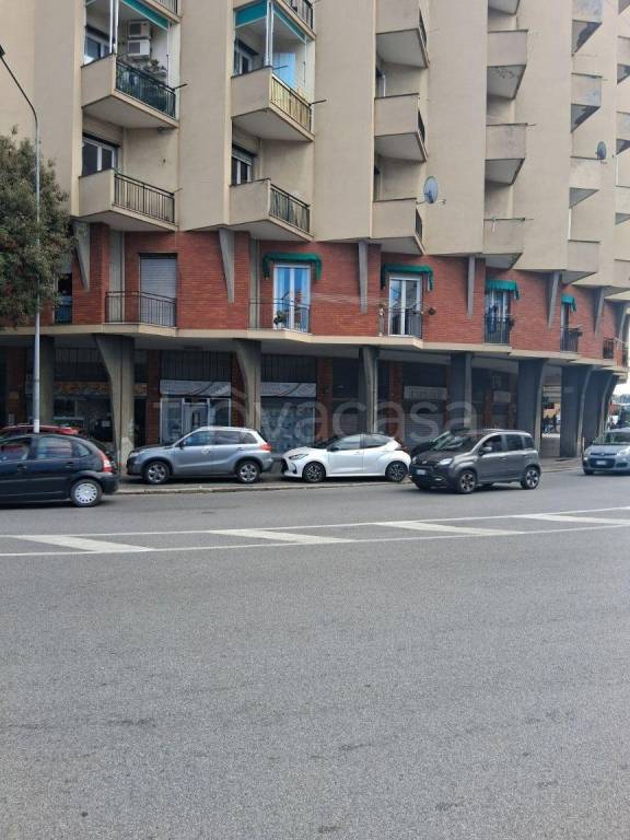 negozio in affitto a Genova in zona Sestri Ponente