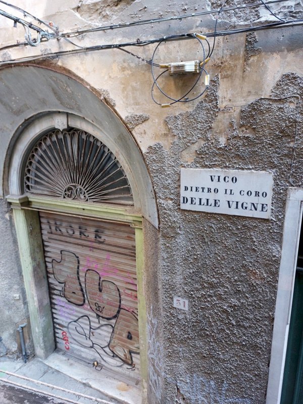 locale di sgombero in affitto a Genova in zona Centro Storico