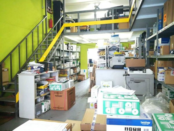 negozio in affitto a Genova in zona Sampierdarena