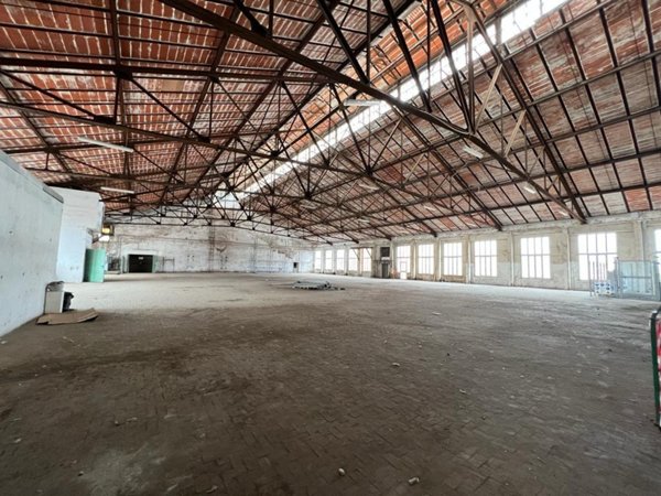 locale di sgombero in affitto a Genova in zona Cornigliano