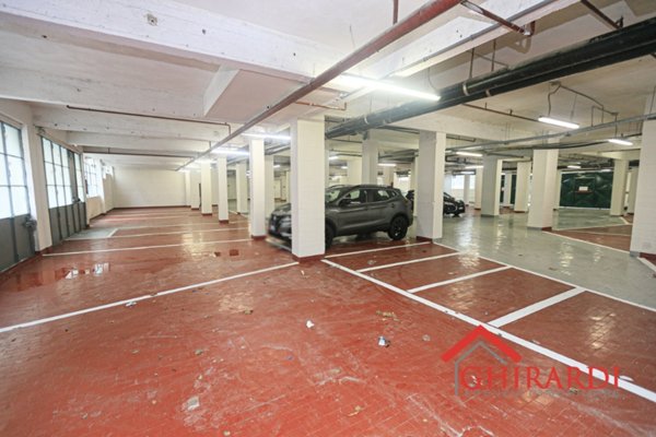 locale commerciale in affitto a Genova in zona Sestri Ponente