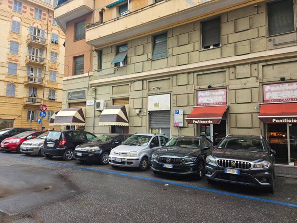 negozio in affitto a Genova in zona San Fruttuoso