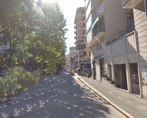 negozio in affitto a Genova in zona Foce