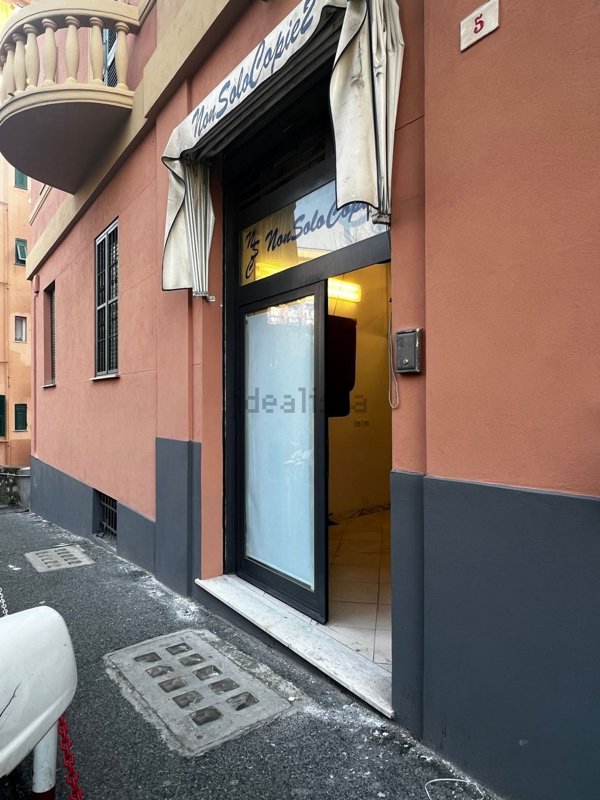 locale di sgombero in affitto a Genova