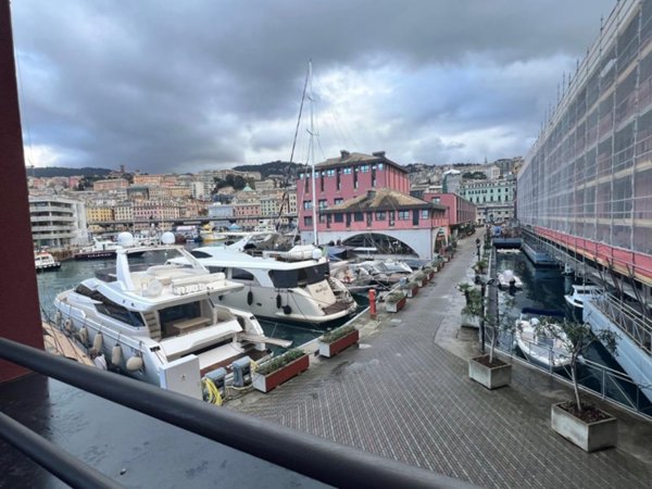 appartamento in affitto a Genova in zona Sottoripa / Maddalena / Molo