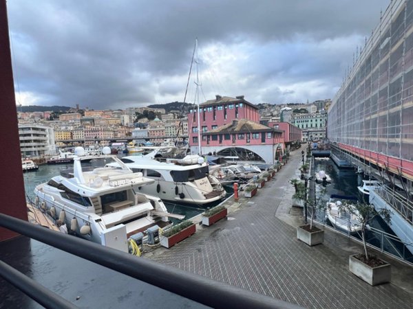 appartamento in affitto a Genova in zona Sottoripa / Maddalena / Molo