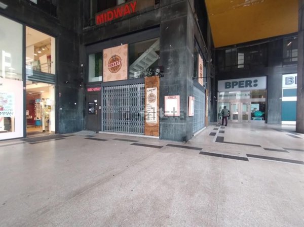 locale commerciale in affitto a Genova in zona San Vincenzo