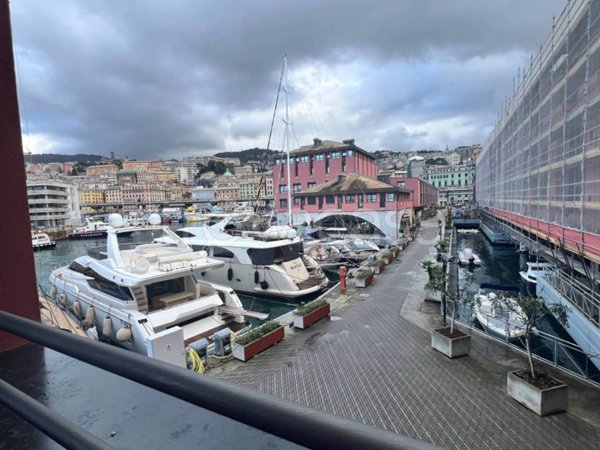 appartamento in affitto a Genova in zona Sottoripa / Maddalena / Molo
