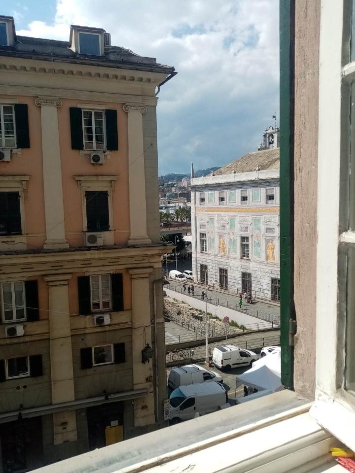 appartamento in affitto a Genova in zona Sottoripa / Maddalena / Molo