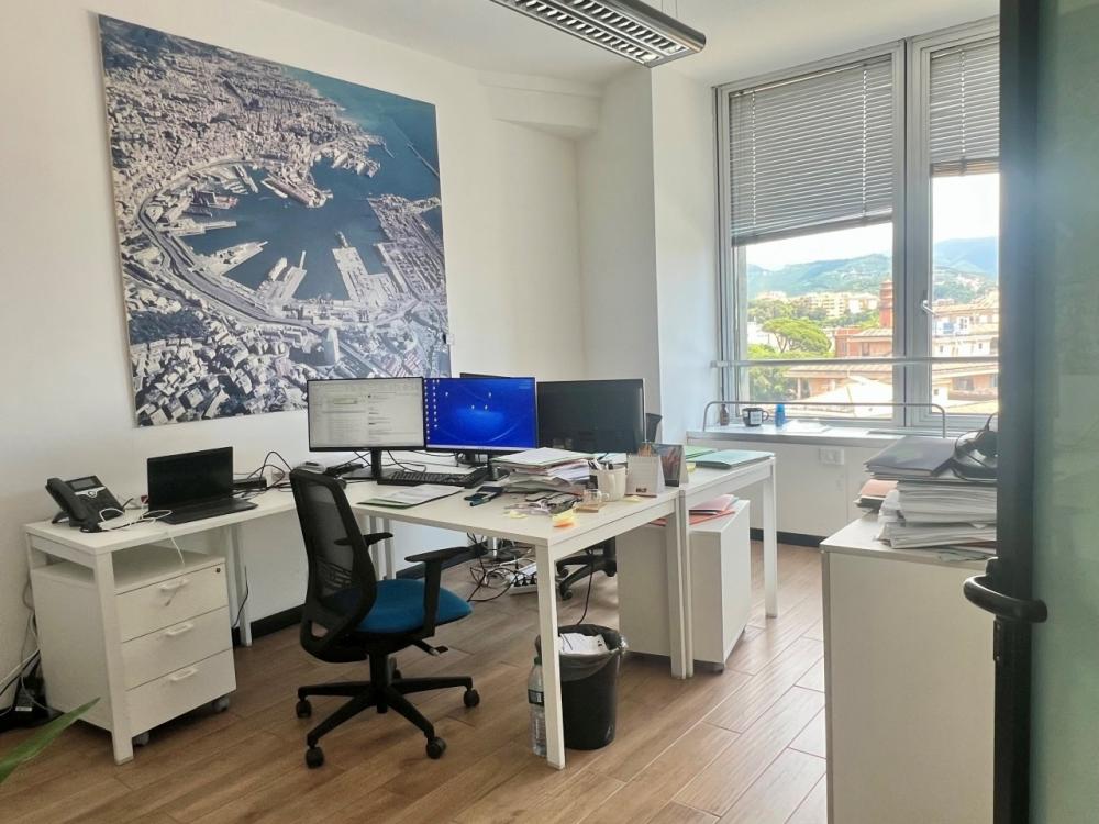 ufficio in affitto a Genova in zona Portoria / Piccapietra