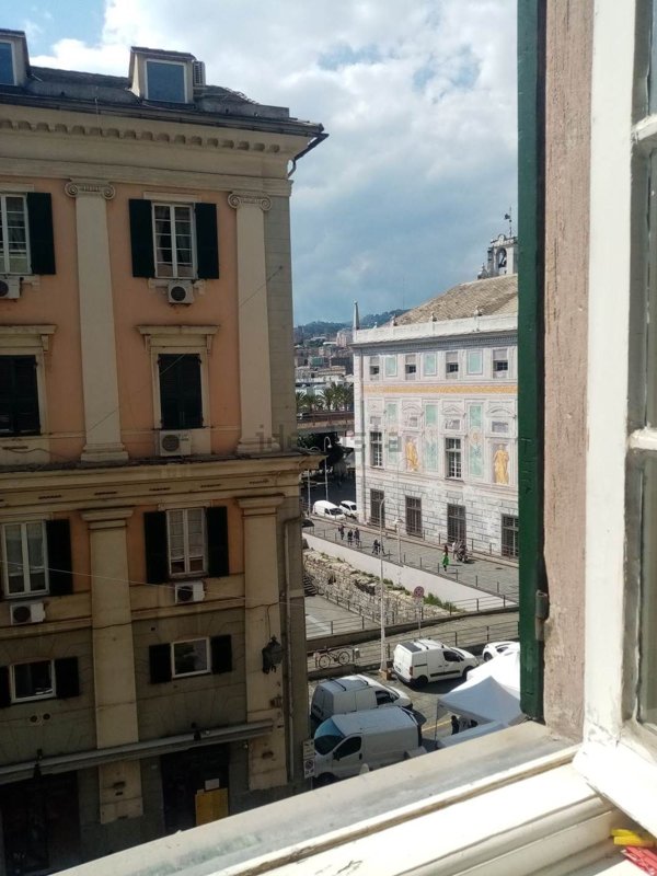 appartamento in affitto a Genova in zona Sottoripa / Maddalena / Molo