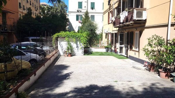 trivano in affitto a Genova in zona Foce