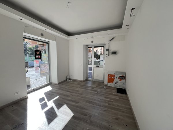 negozio in affitto a Genova in zona Bolzaneto