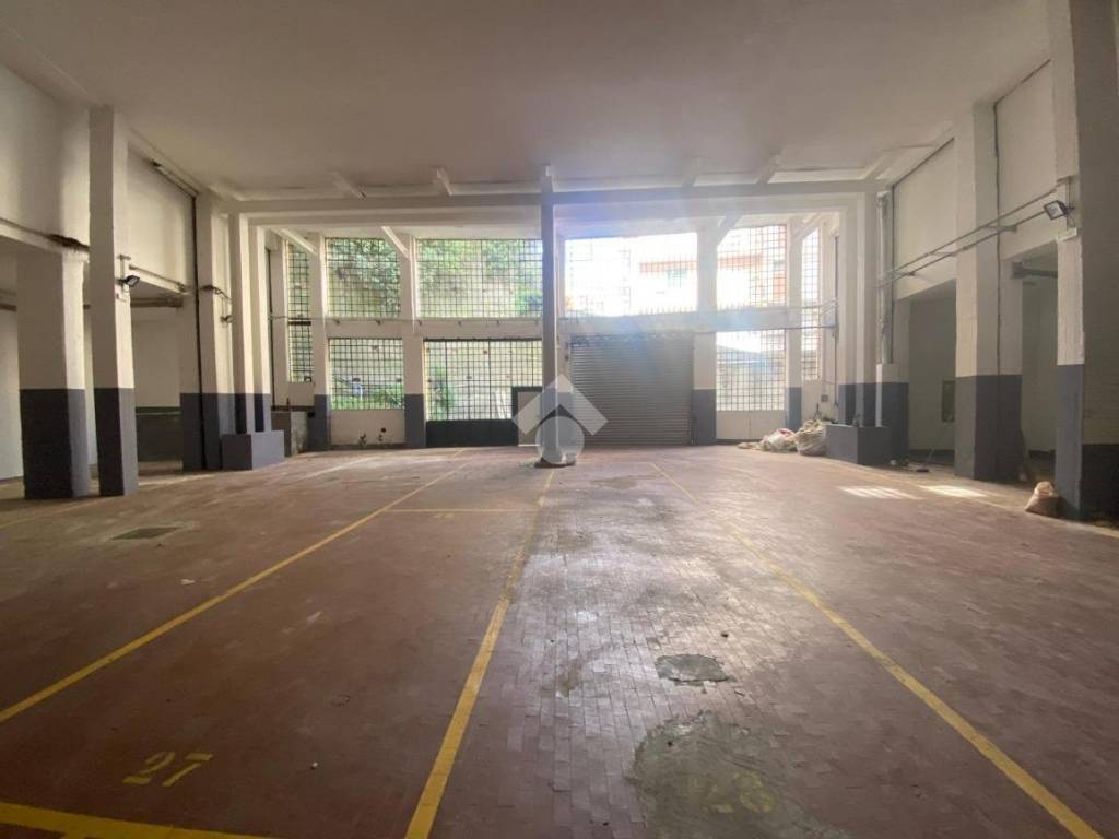 negozio in affitto a Genova in zona San Fruttuoso