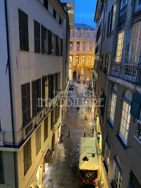 appartamento in affitto a Genova in zona Sottoripa / Maddalena / Molo