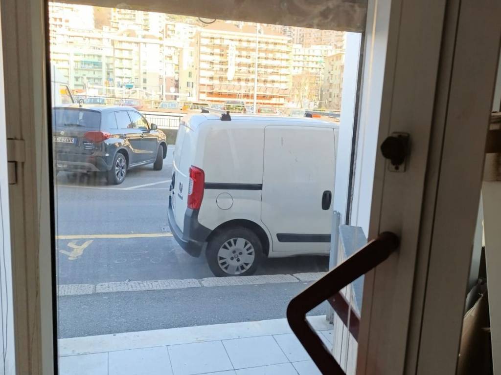 negozio in affitto a Genova in zona Marassi