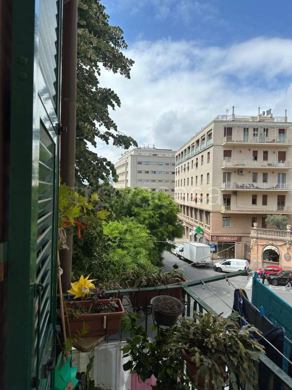 appartamento in affitto a Genova in zona Carignano