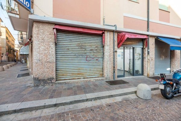 locale commerciale in affitto a Genova in zona Bolzaneto