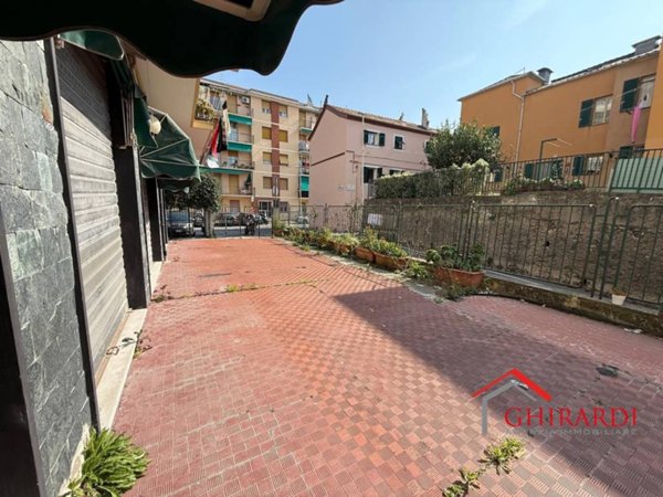 negozio in affitto a Genova in zona Sestri Ponente