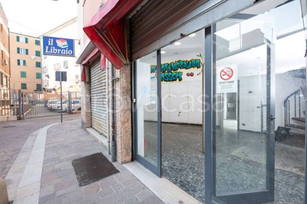 negozio in affitto a Genova in zona Bolzaneto